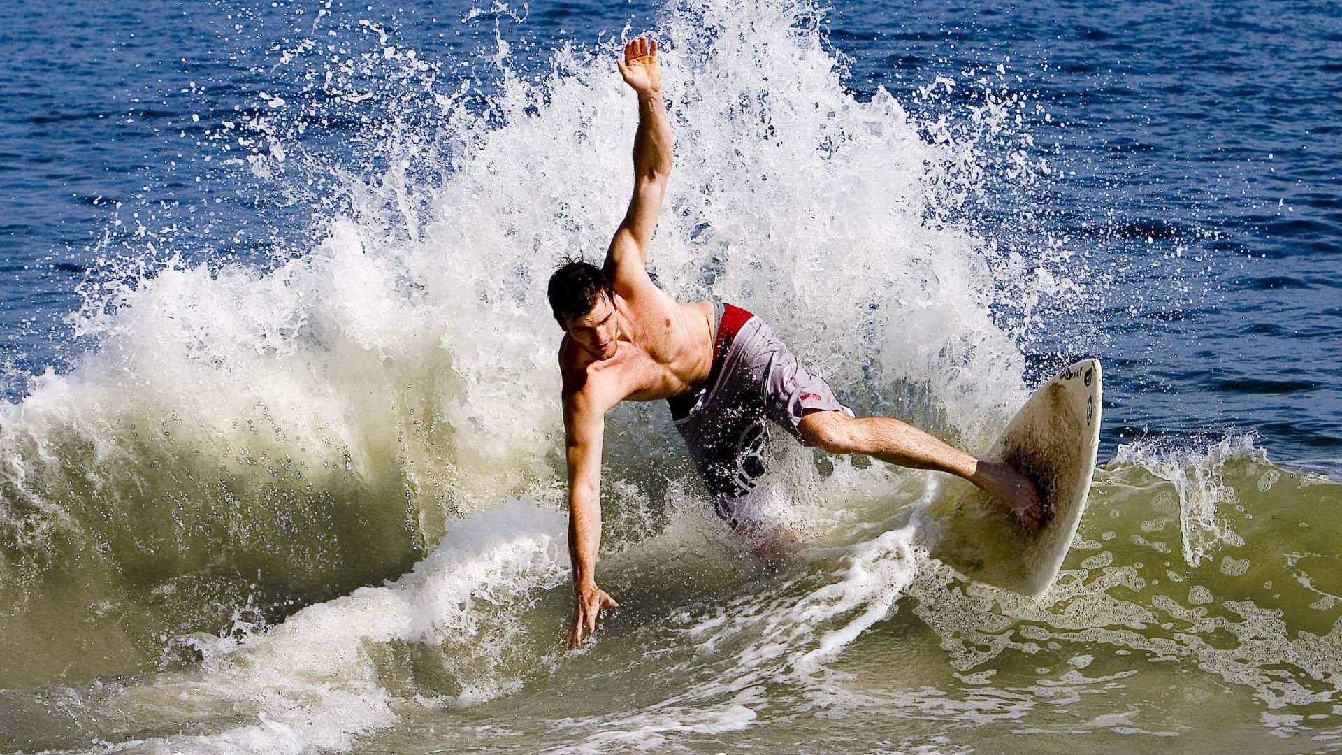荷兰队成功反败为胜，赢得关键胜利，荷兰队打法